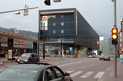 Hotel at the Railway station - kleine Darstellung