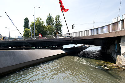 Swimming bridge Mont-Blanc - kleine Darstellung