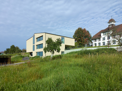 School St. Cierges - kleine Darstellung