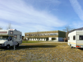 Infrastrukturgebäude Camping Sut