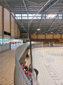 Eislaufhalle Clientiis Arena, Um