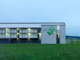 Verwaltungs-Forschungsgebäude Cr